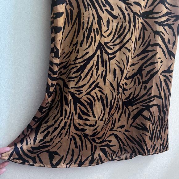 NEW Dress Forum Los Angeles Women's M Animal Print Midi Skirt Goldenrod Black - Picture 3 of 7